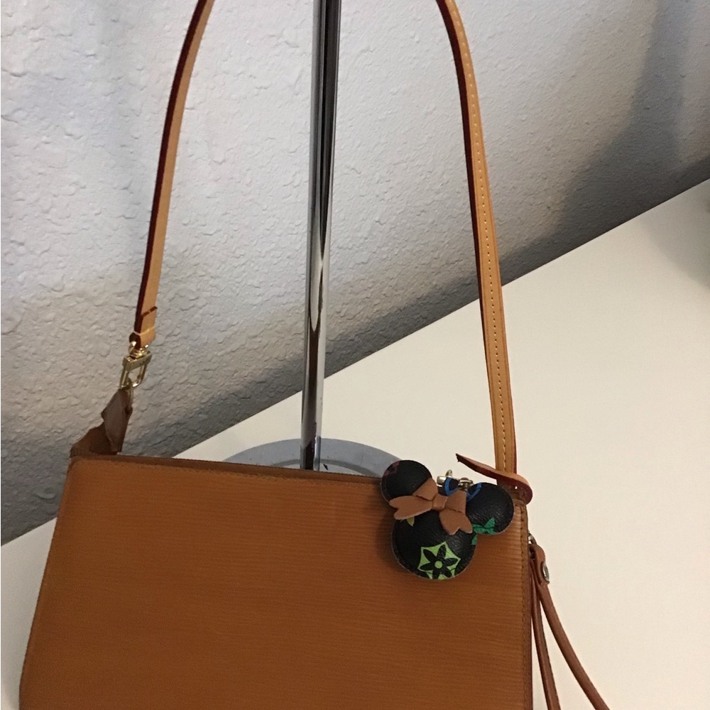 Louis Vuitton Epi Accessories Pouch - Picture 6 of 9
